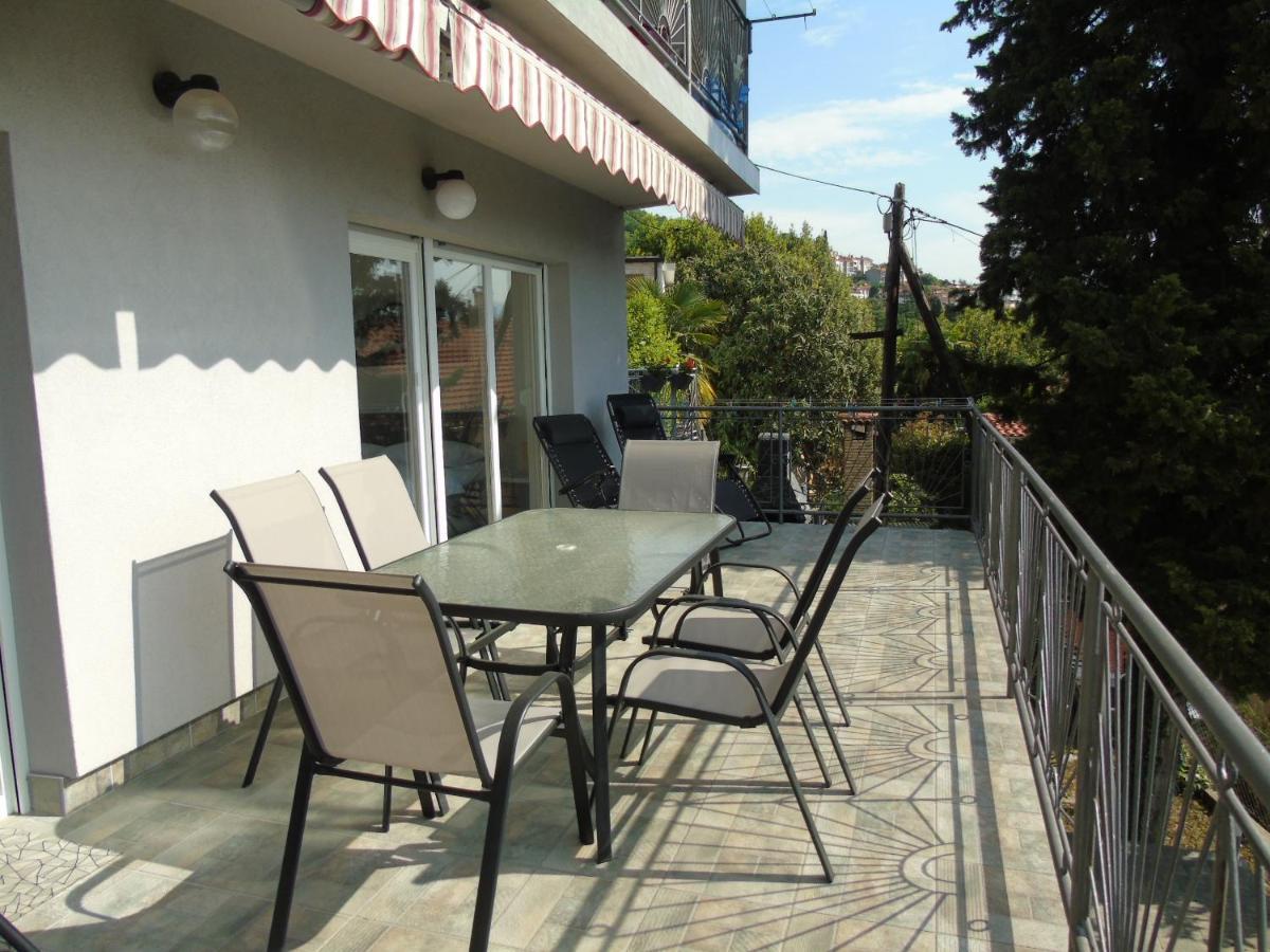 Apartment Ella, Опатия Екстериор снимка