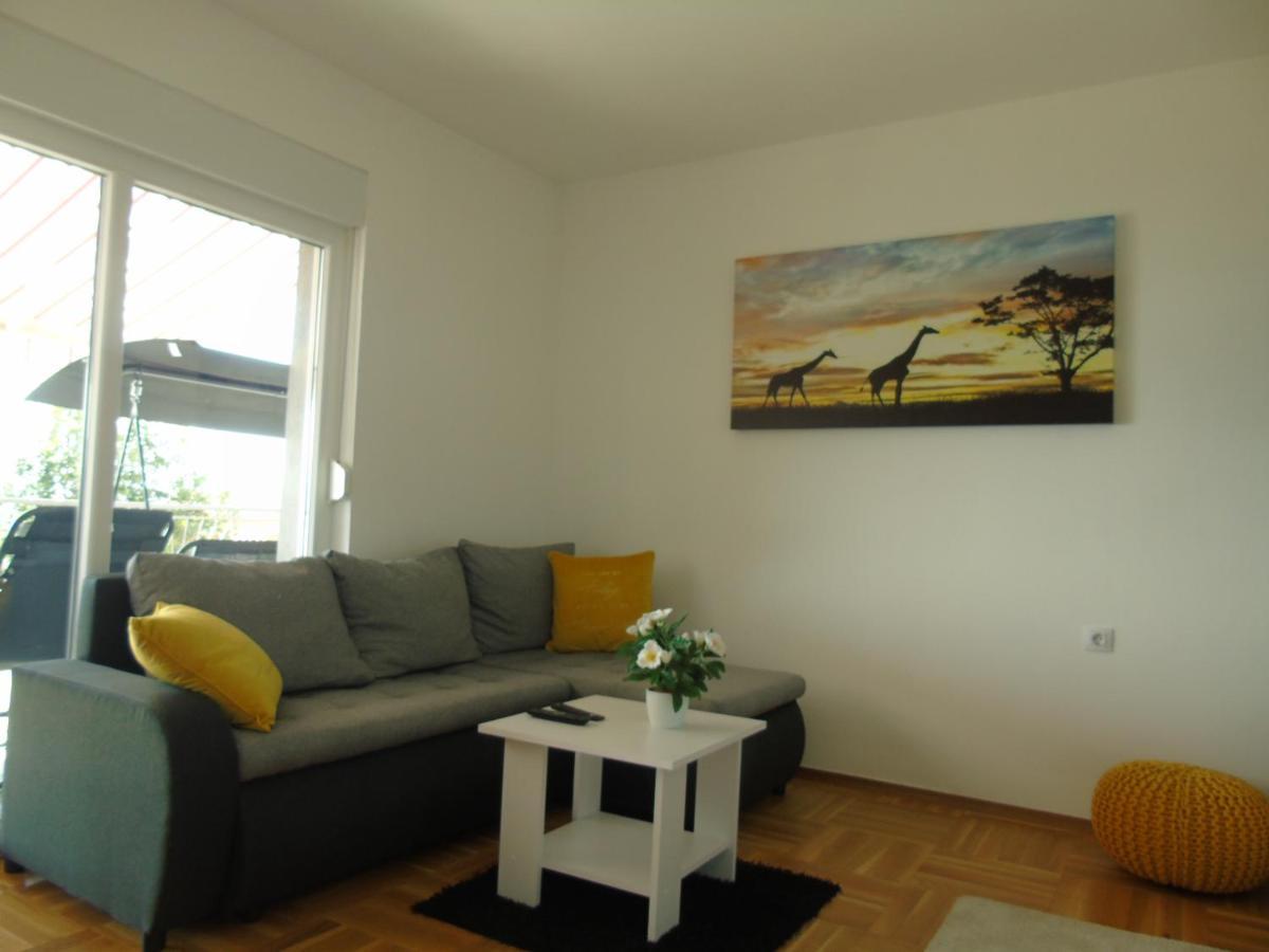 Apartment Ella, Опатия Екстериор снимка