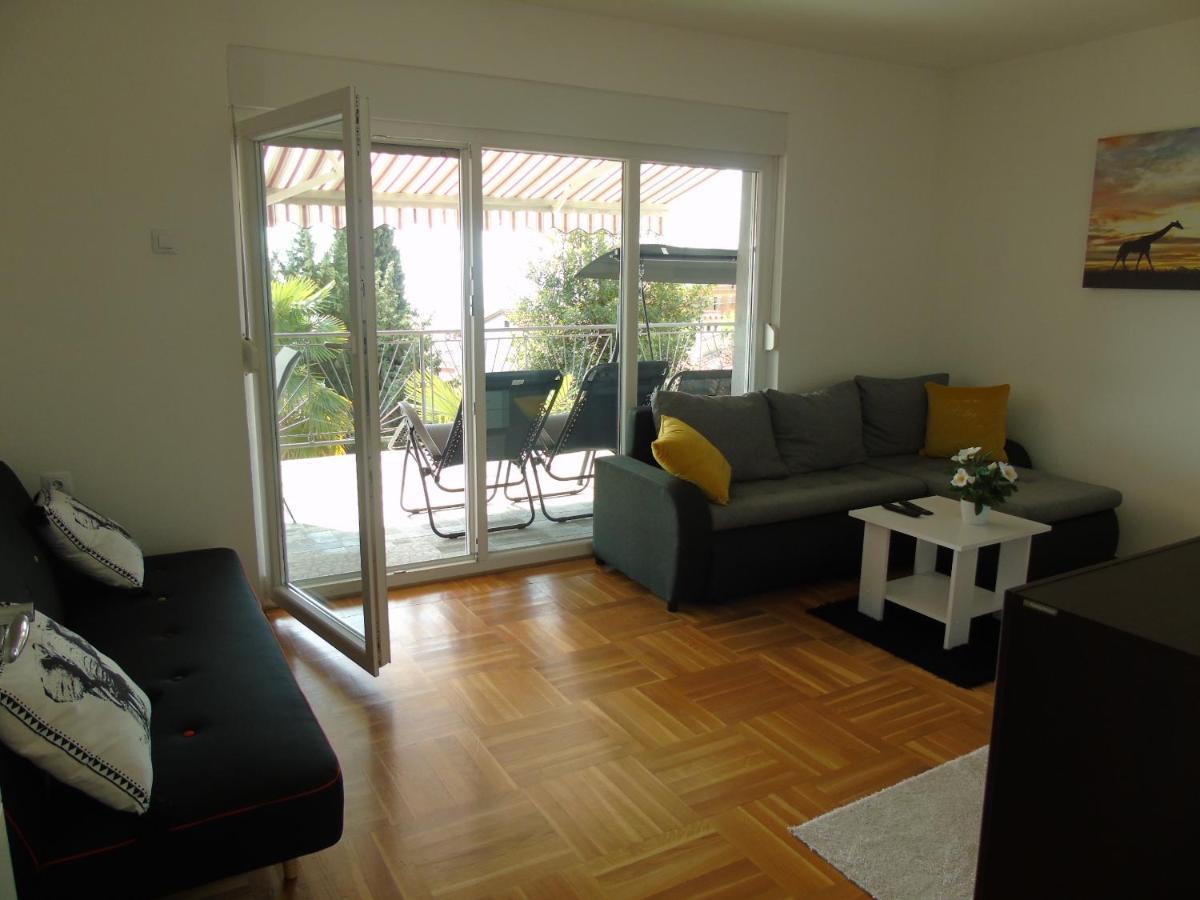 Apartment Ella, Опатия Екстериор снимка