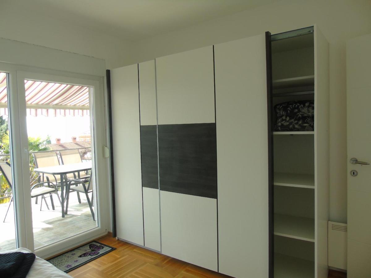 Apartment Ella, Опатия Екстериор снимка