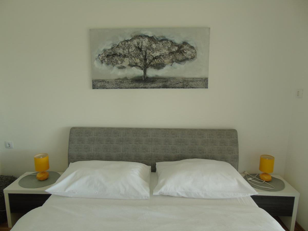 Apartment Ella, Опатия Екстериор снимка