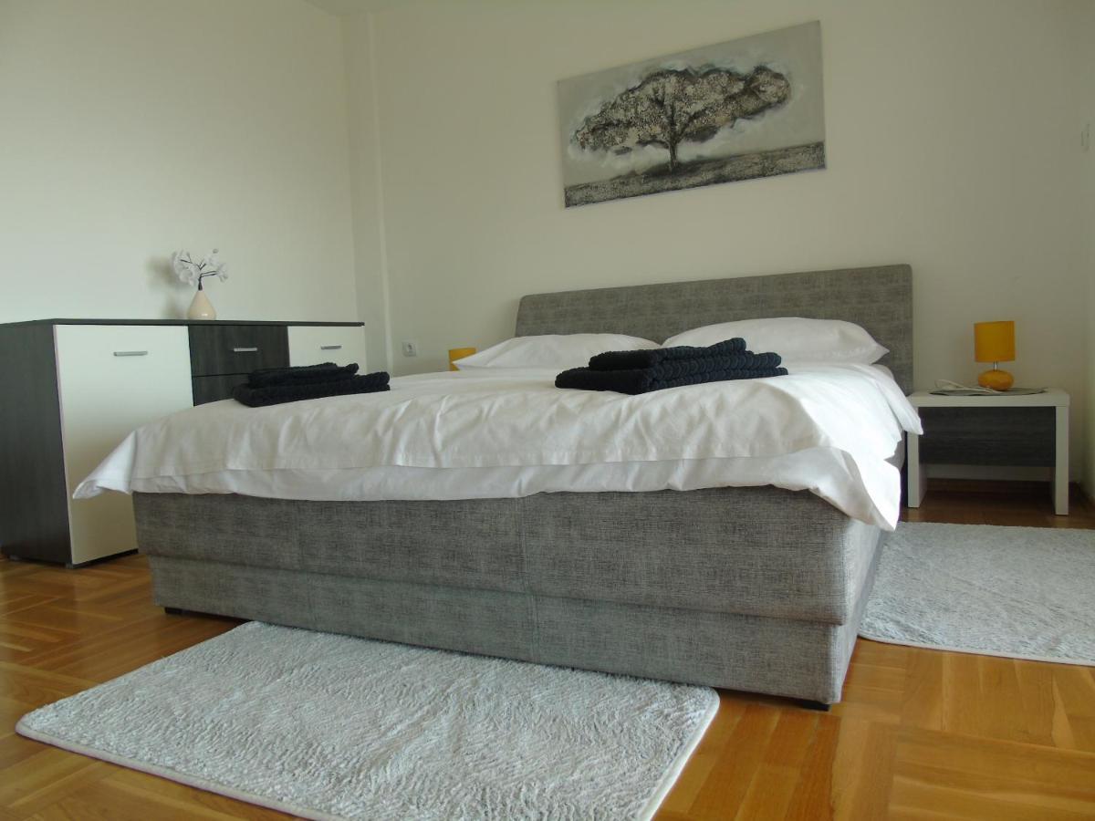 Apartment Ella, Опатия Екстериор снимка